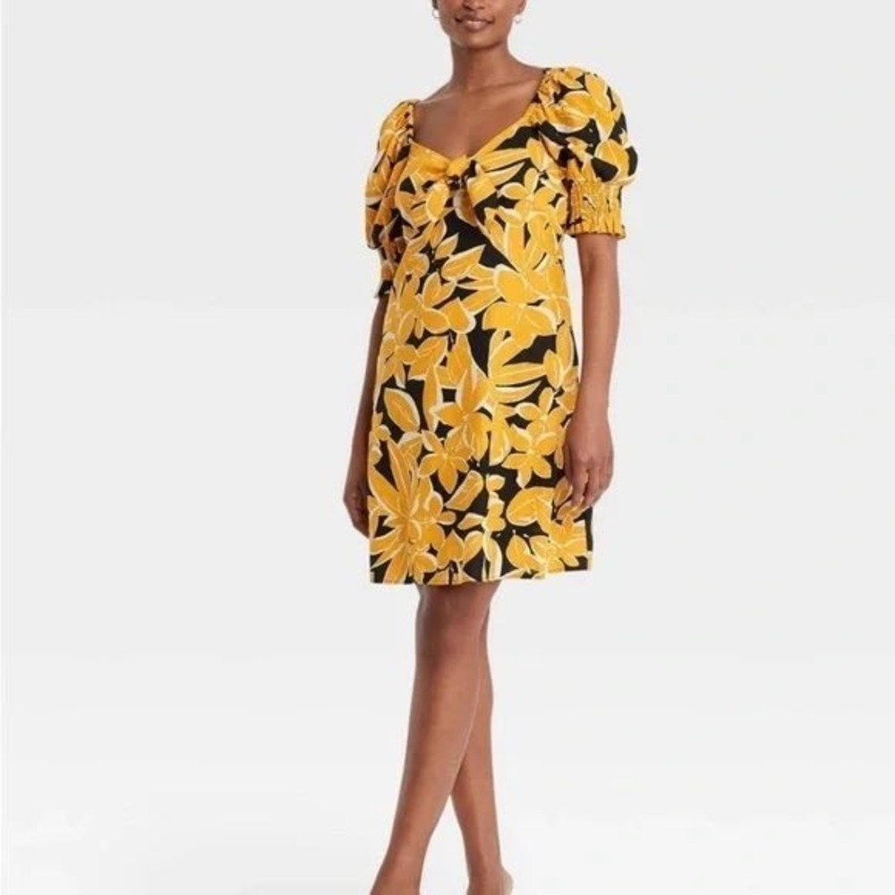 Who What Wear Revolve Yellow Floral Tropical Short Sleeve Mini Dress Size Medium
